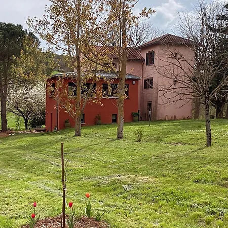 Les De La Serre Bed & Breakfast 3*